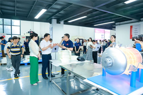 創(chuàng)意變產(chǎn)品摁下“快捷鍵”——麓山實驗室CMF與快速成型服務(wù)中心揭牌，代駕服務(wù)迎來新突破